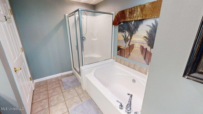 Building Photo - 2230 Beach Dr