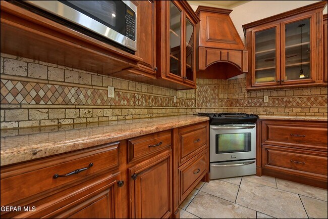 Building Photo - 6304 Franklin Trail Drive