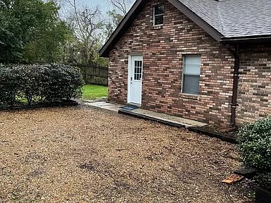 Building Photo - 313 Texas Ave