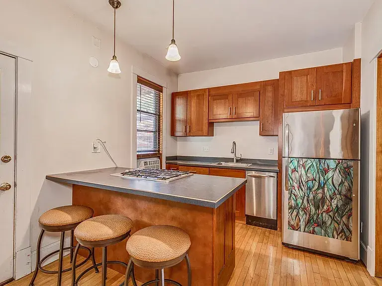 Kitchen - 2829 Pleasant Ave