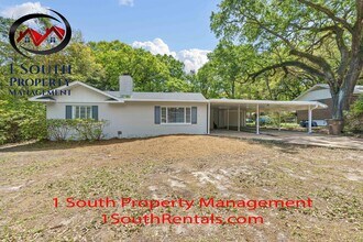 Building Photo - 3875 Hawthorne Dr
