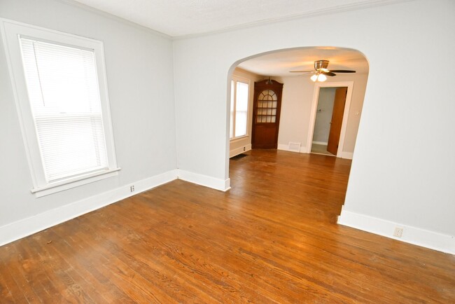 Building Photo - Cute 3 Bedroom Mishawaka Home for Rent