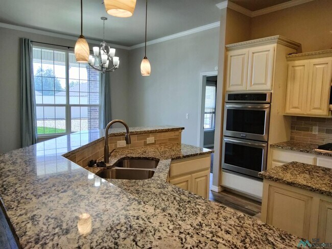 Building Photo - 621 Providence Cir