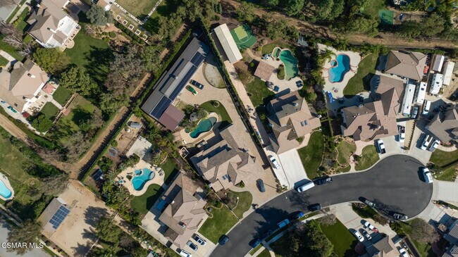 Building Photo - 525 Aqueduct Ct