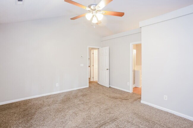 Building Photo - 2328 Torrington Ln