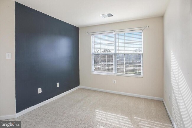 Building Photo - 2887 Falkirk Alley