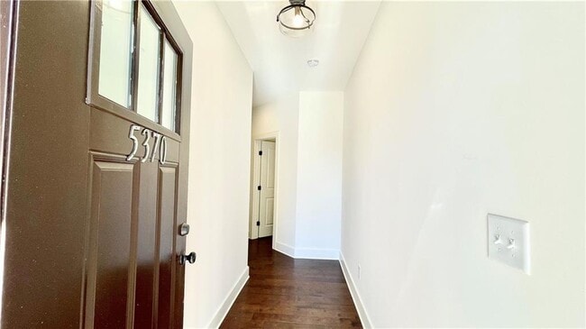 Building Photo - 5370 Brooklands Dr