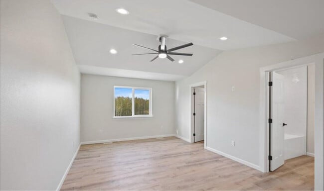Building Photo - 323 Ashbrook Dr