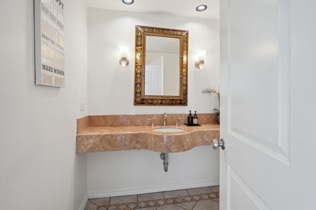 Building Photo - 4372 Park Vicente