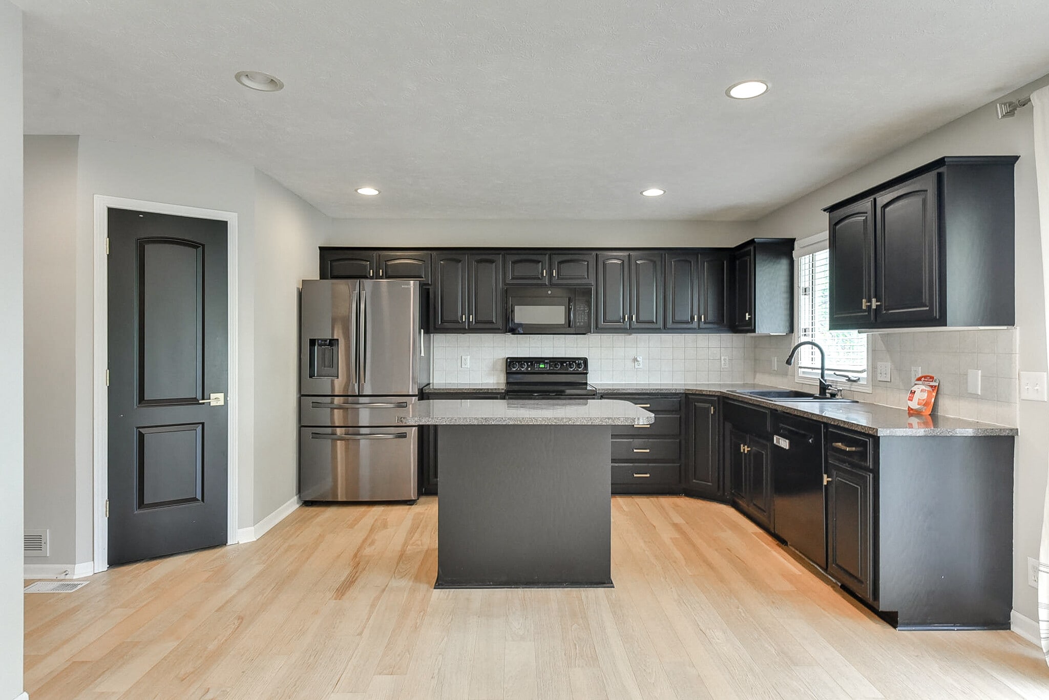 Building Photo - 15327 Parker Cir