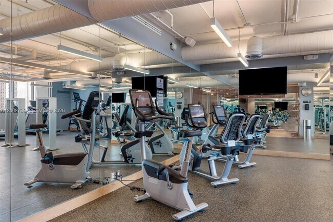 Building Photo - 900 Biscayne Blvd