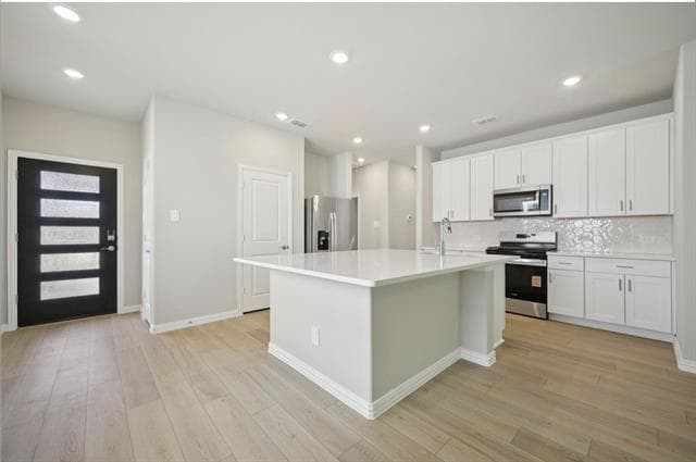 Building Photo - 518 Clover Crk Dr