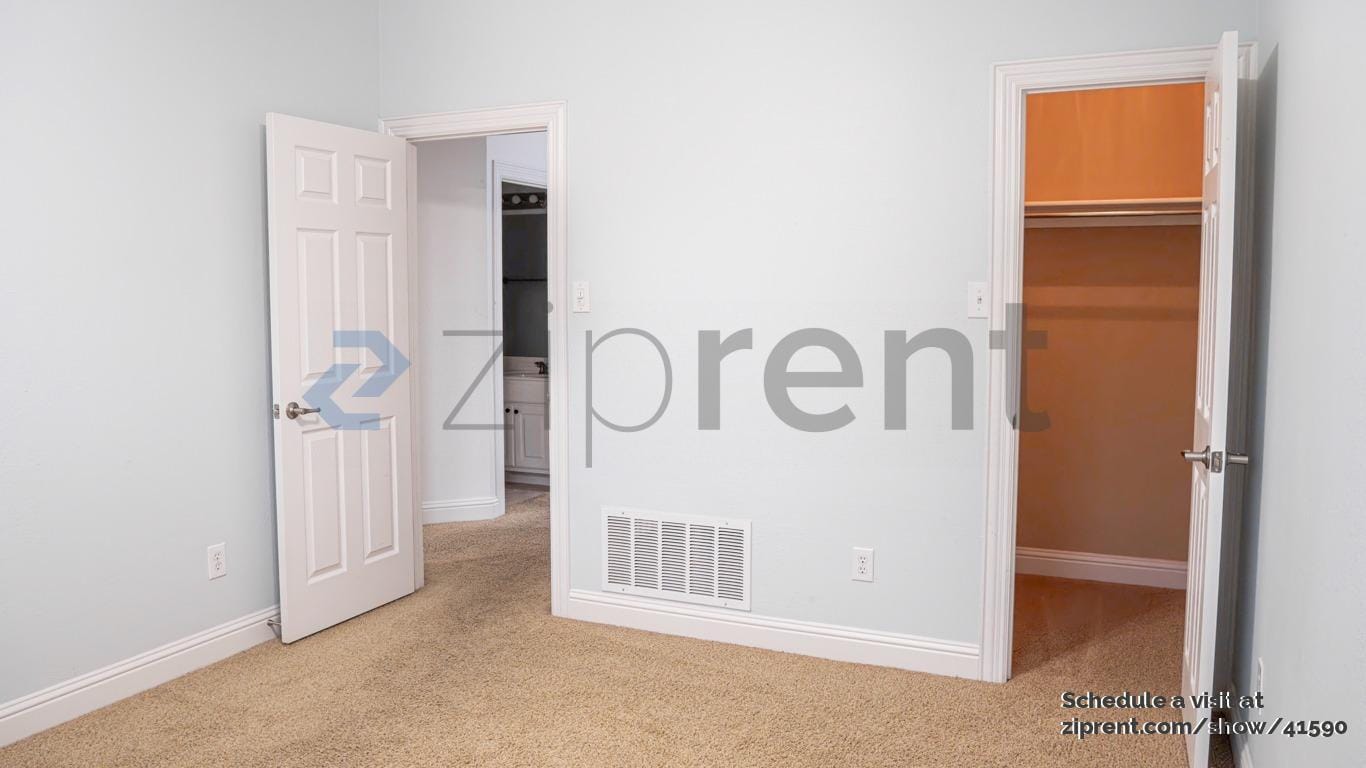 Building Photo - 427 Fuente
