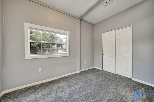 Building Photo - 1412 7th Ave N
