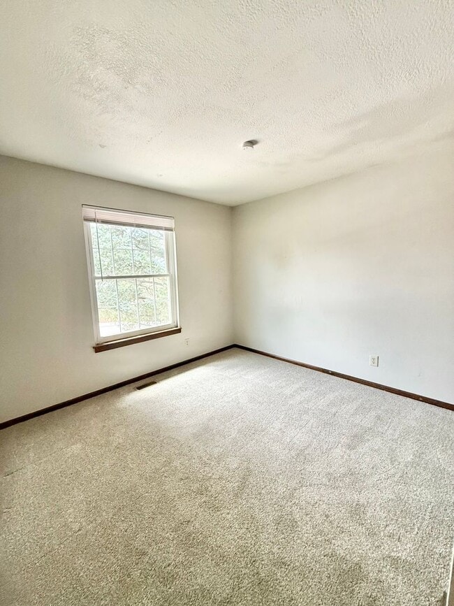 Building Photo - 6515 Flintridge Dr