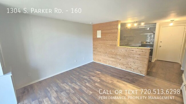 Building Photo - **1 Bedroom, 1 Bathroom Newly Renovated Co...