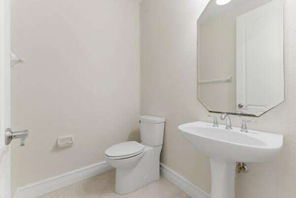 Building Photo - 6109 NW Kendra Ln