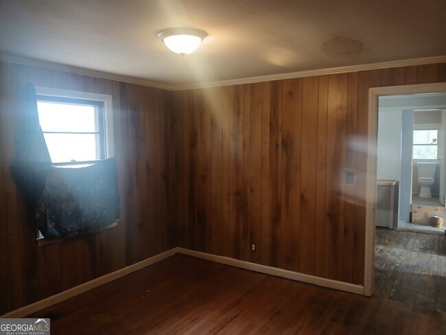 Building Photo - 1387 Dewey St