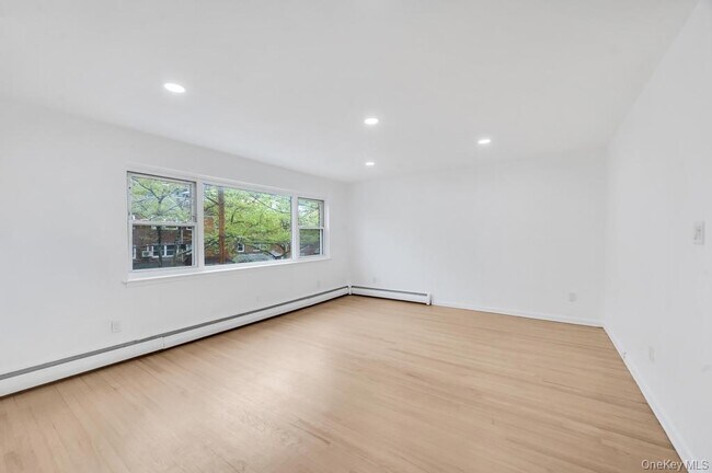 Building Photo - 74-16 85th Rd