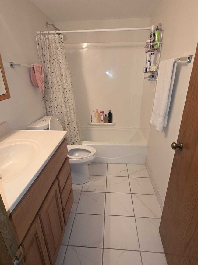 Building Photo - 9950 Treetop Dr