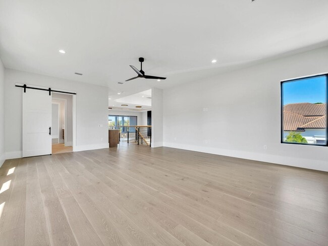 Building Photo - 330 Kelly Plantation Dr