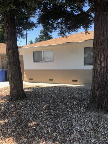Streetside - 19041 Rio Verde St