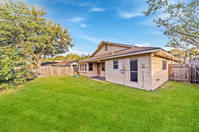 Building Photo - 11059 Landsbury Cir