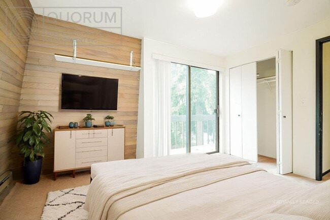 Building Photo - Super Unique Northgate Loft!