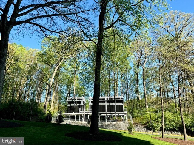 Building Photo - 5225 Pooks Hill Rd