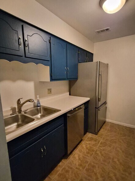 Building Photo - 1482 Stonebridge Cir