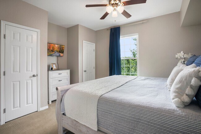Building Photo - ** THE TIDES AT PELCIAN LANDING ** 2 BED /...
