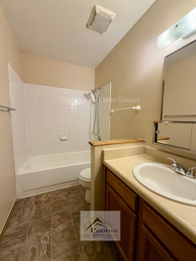 Building Photo - 26 Murray Heights Dr