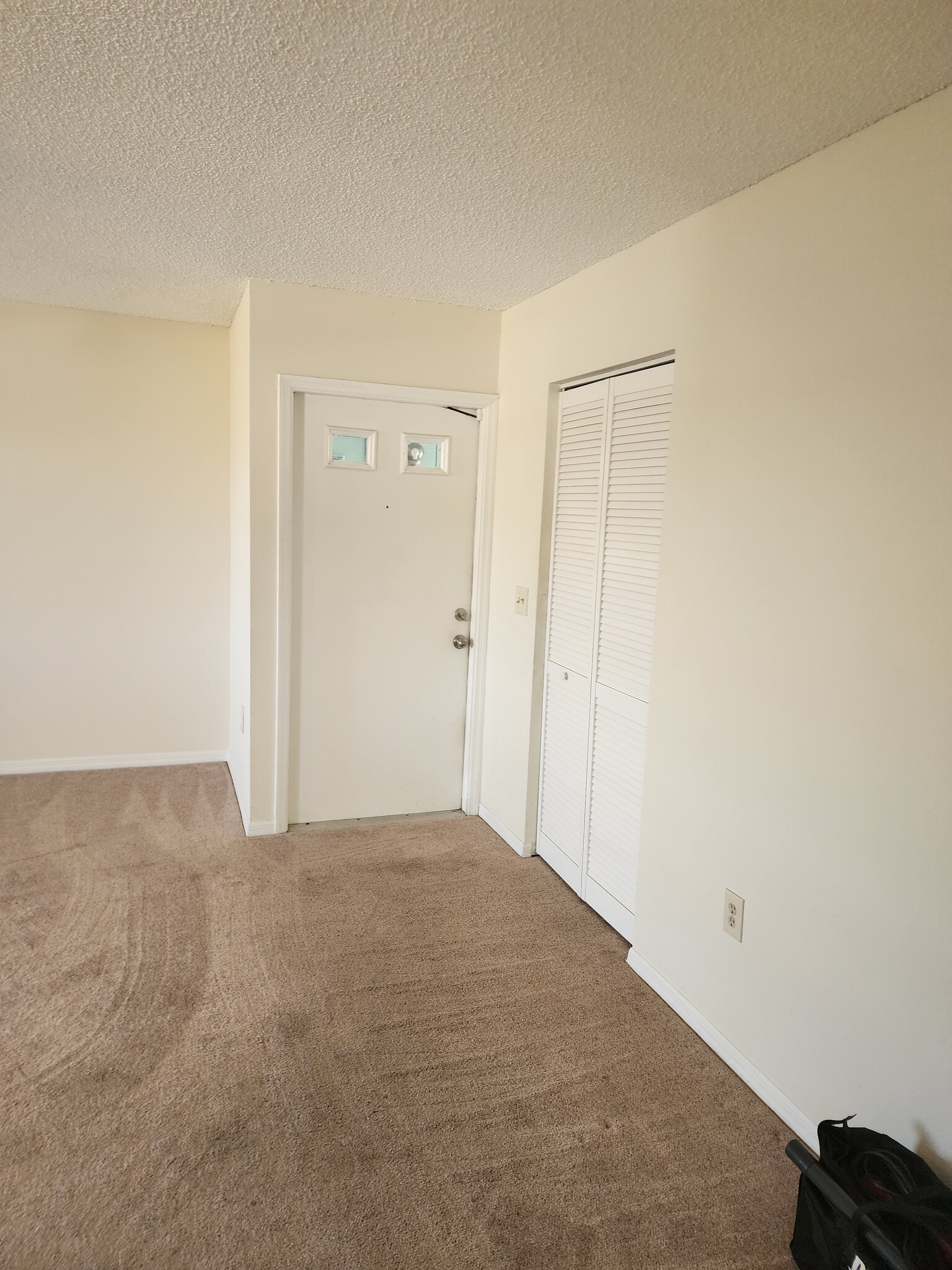 Building Photo - 2495 Twin Dr