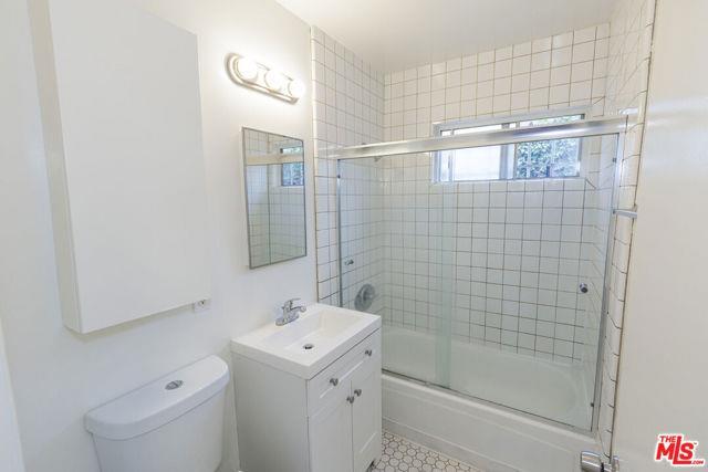 Building Photo - 547 Brooks Ave