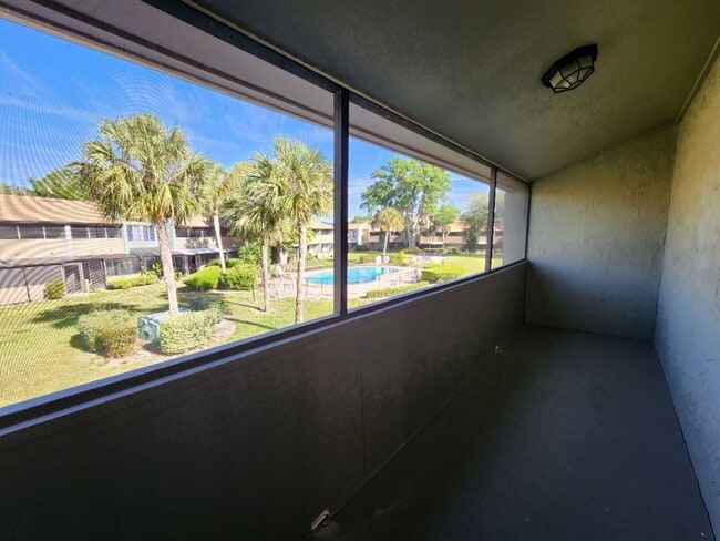 Building Photo - Gorgeous 3-Bedroom, 2.5-Bathroom Townhome in Winter Haven