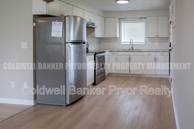 Building Photo - 136 Hickey Cir