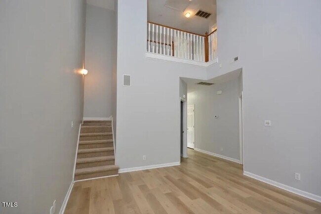 Building Photo - Spacious and Updated!  4 Bedrooms, LVP Flo...