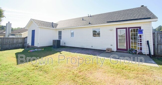 Building Photo - 5598 Windy Knoll Pl