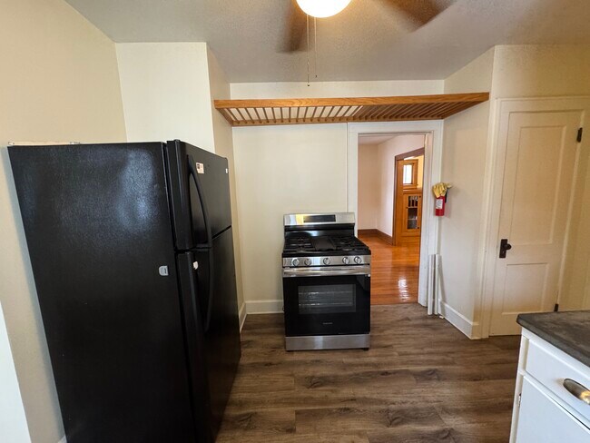 Building Photo - 1442 Plain Ave NE