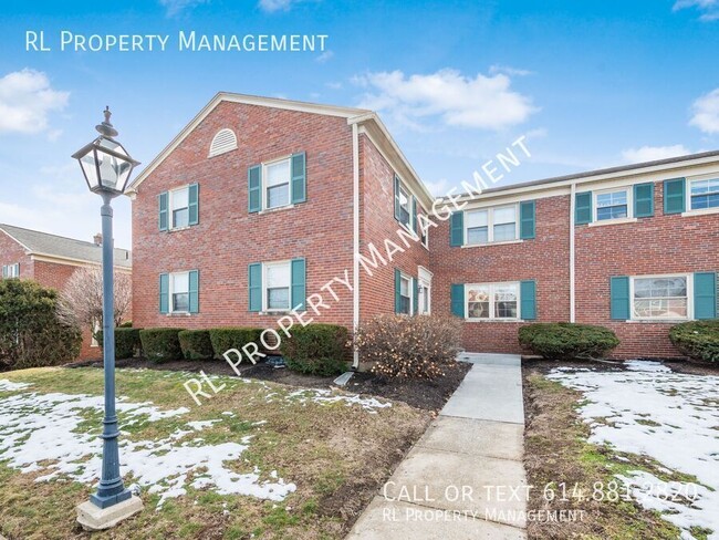 Primary Photo - 2 Bed/1.5 Bath Condo in Grandview Heights!!