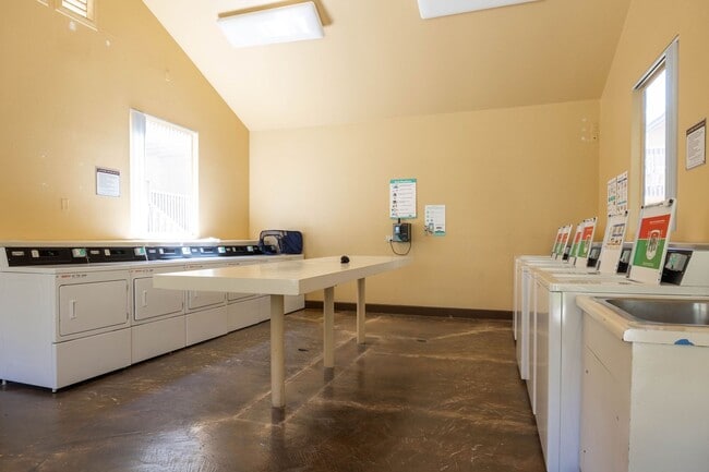 Building Photo - Furnished and Spacious 1 Bedroom Apartment...