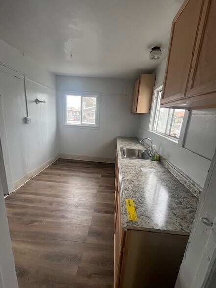 large kitchen - 214 W 57th St