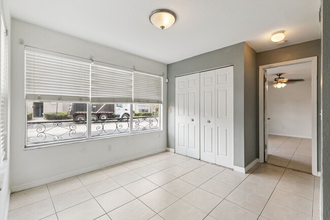 Building Photo - 5112 Conroy Rd