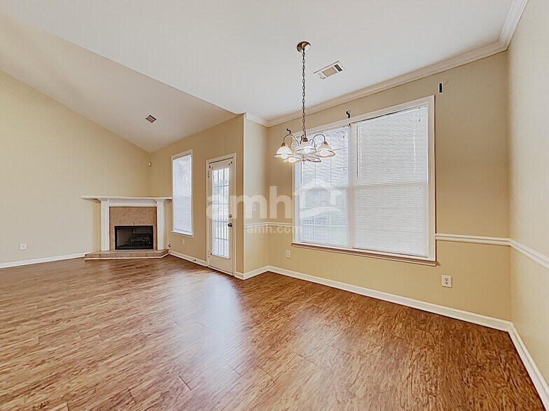 Building Photo - 2383 Temple View Dr
