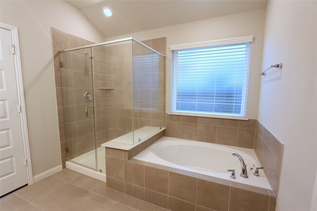 Building Photo - 1210 Oak Barrel Run