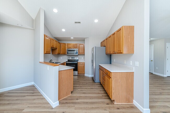 Building Photo - 6259 N Water Cress Cir