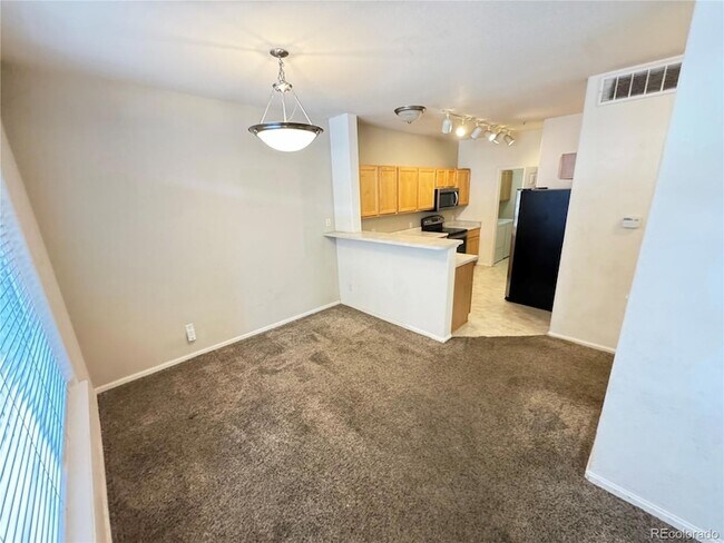 Building Photo - 474 Black Feather Loop