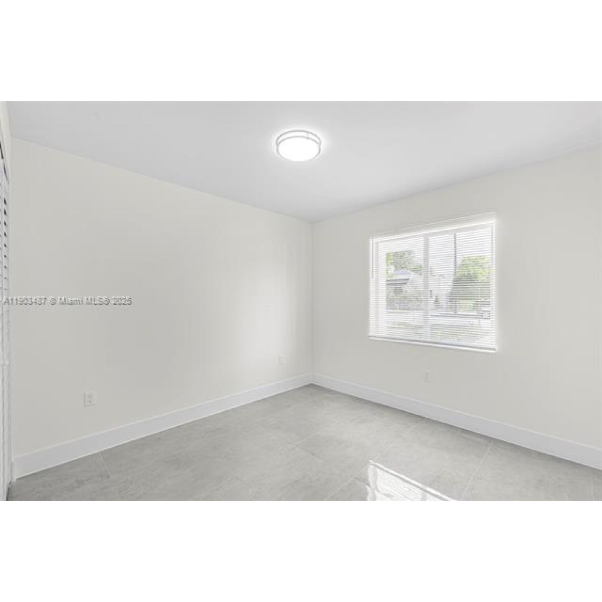 Building Photo - 933 NW 50th St