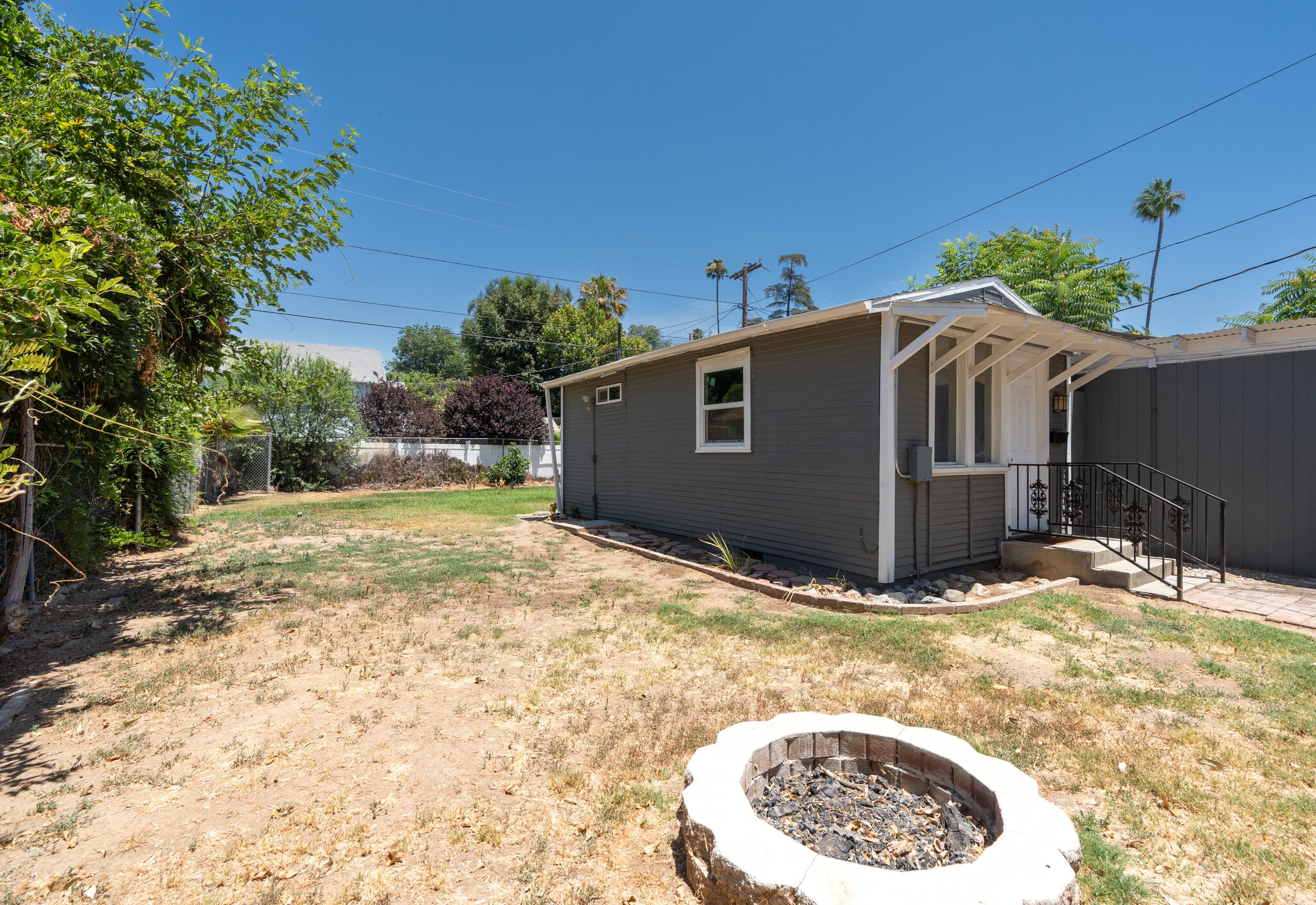 Building Photo - 4159 Larchwood Plz