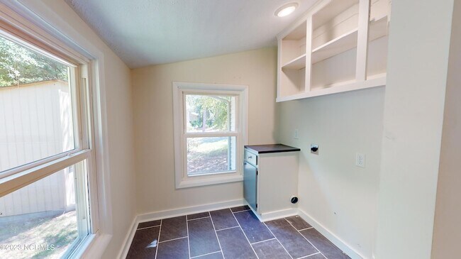 Building Photo - 505 W Rhode Island Ave